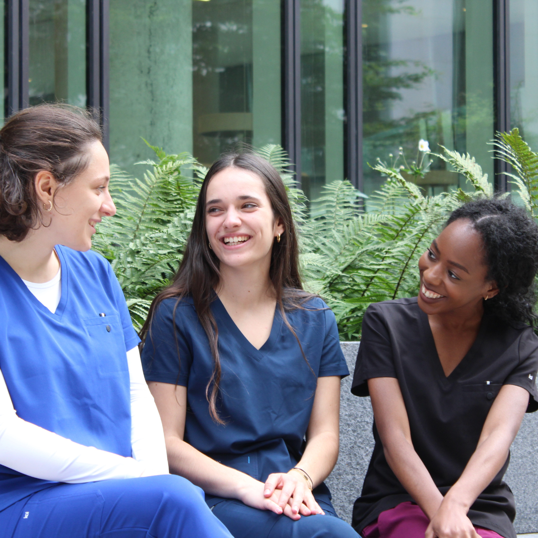 Nos 5 conseils pour choisir votre première tenue médicale !