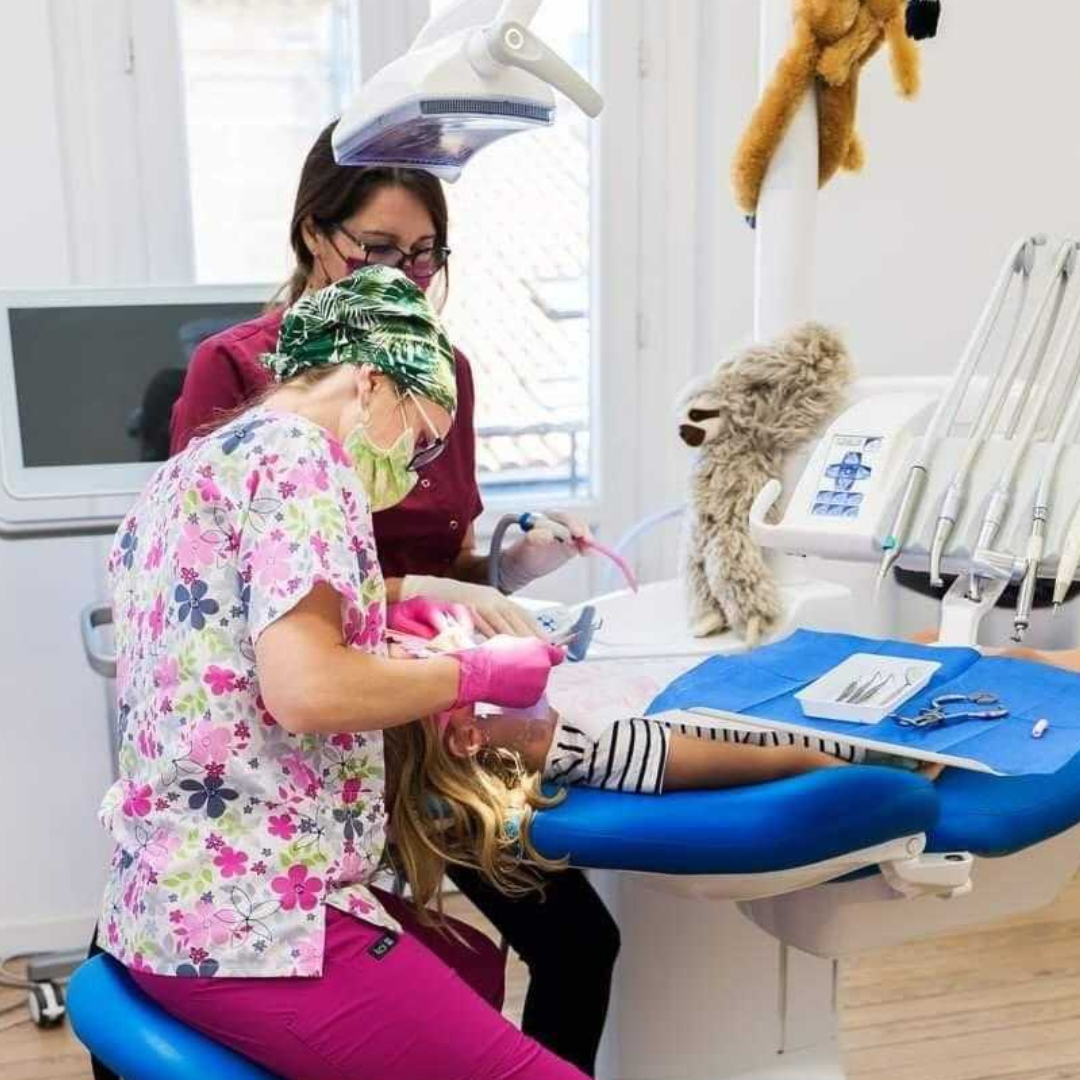 Cabinet dentaire : comment uniformiser vos tenues ?