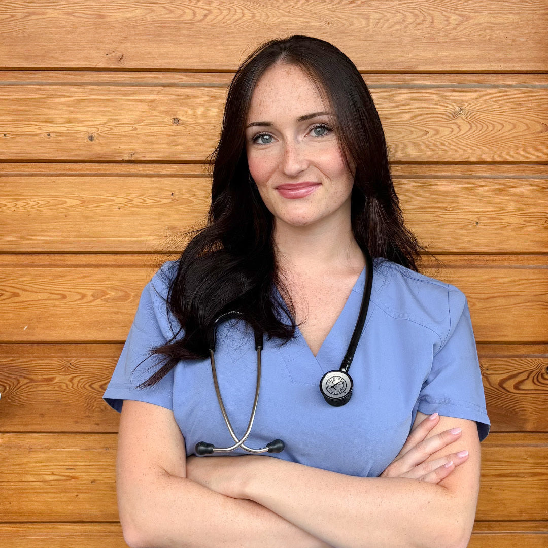 Etudiante en tenue medicale Happyblouse bleu ciel