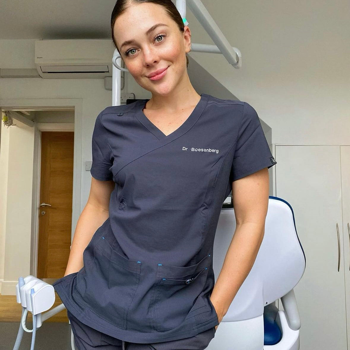 Tunique médicale ou blouse médicale : Quel choix pour votre garde-robe ? 👗