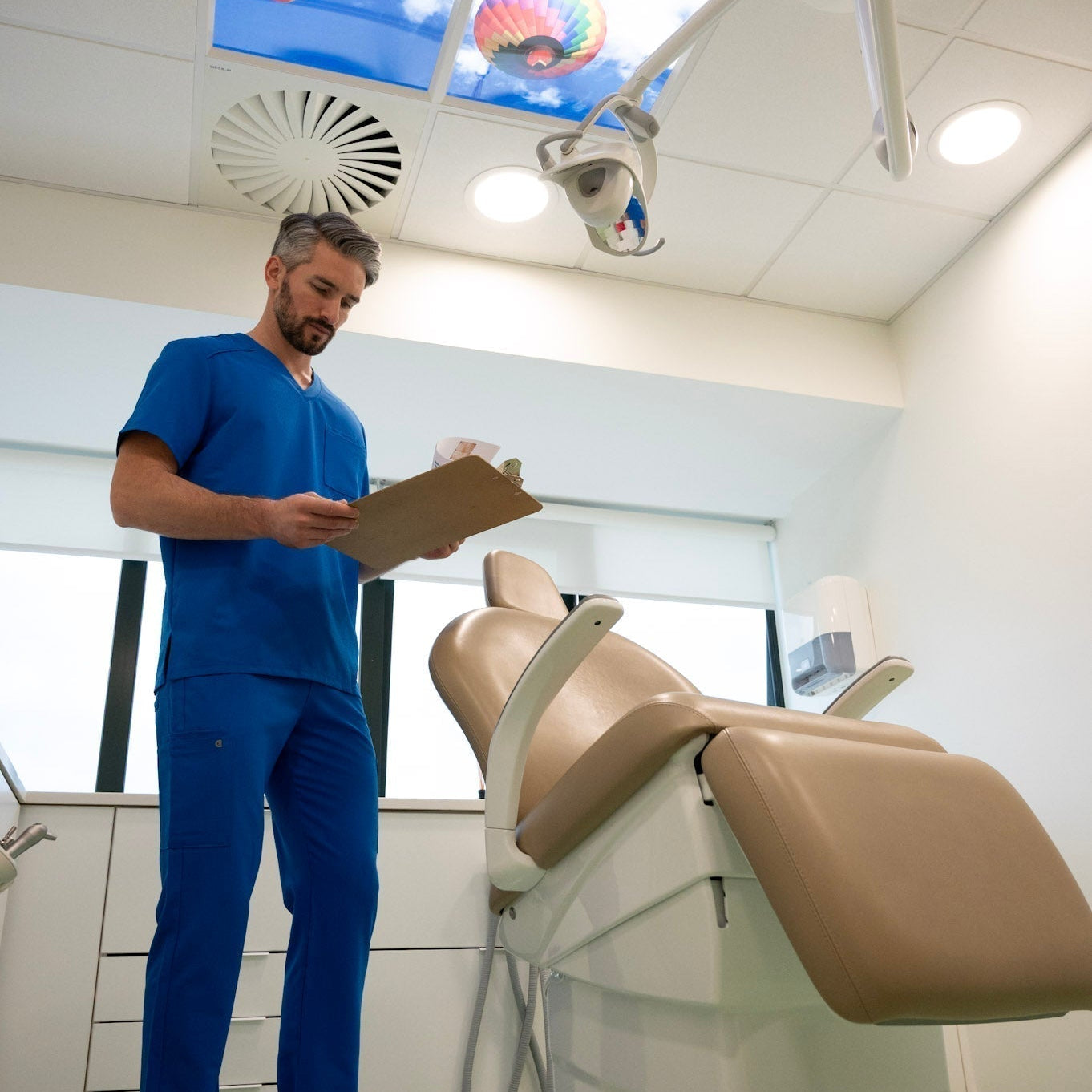 Journée mondiale des dentistes : une journée pour valoriser un métier clé de la santé bucco-dentaire