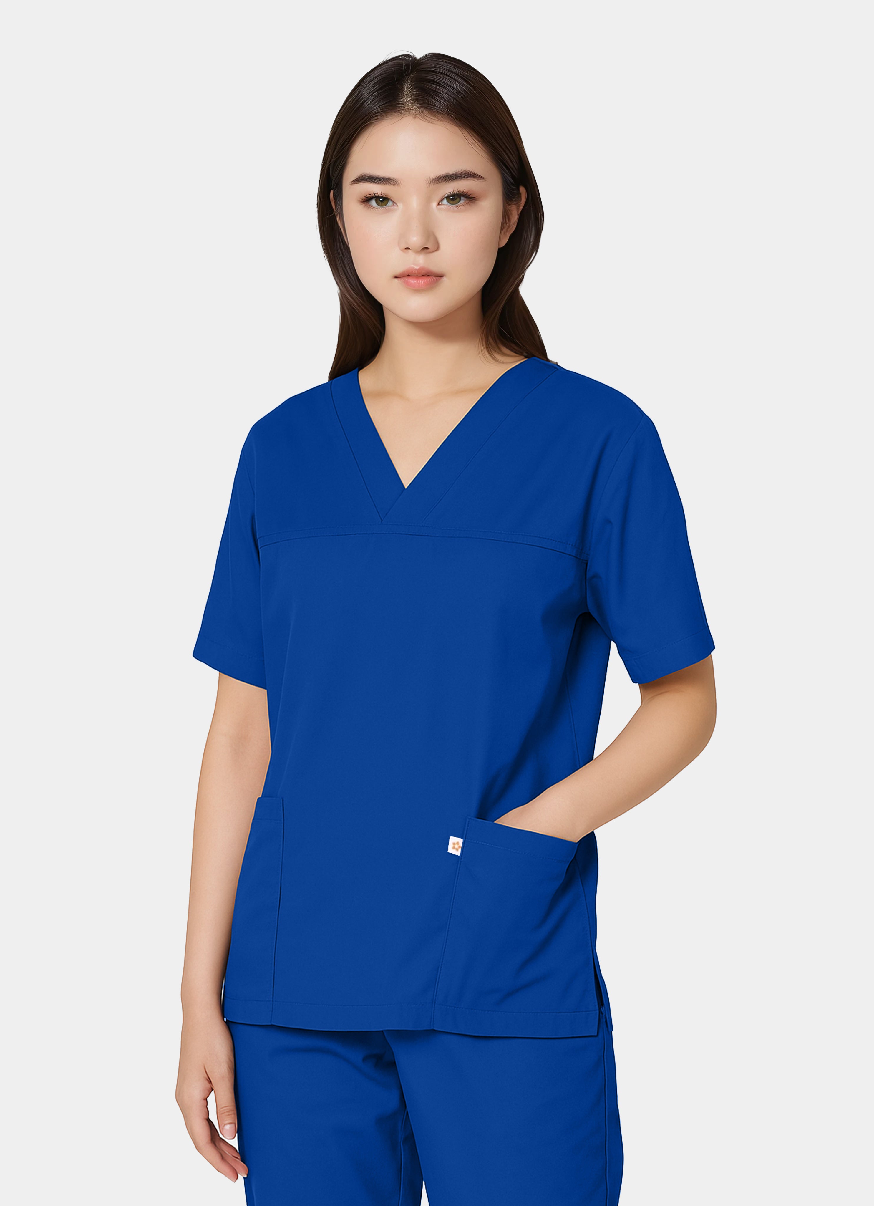 Femme portant une blouse médicale unisexe happyfit - Bleu Galaxie