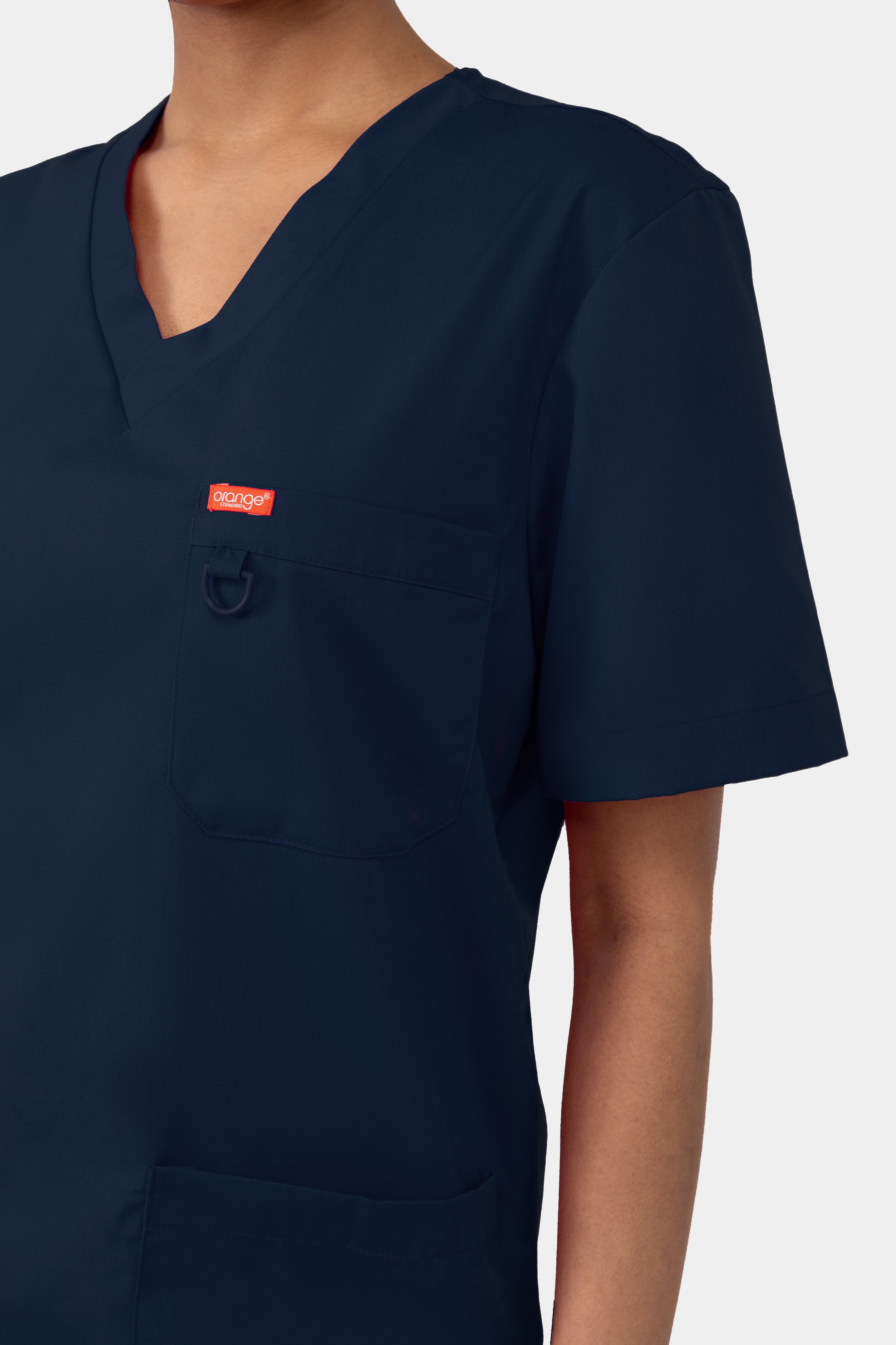 Focus d'une blouse médicale unisexe Orange standard Balboa - Bleu Marine