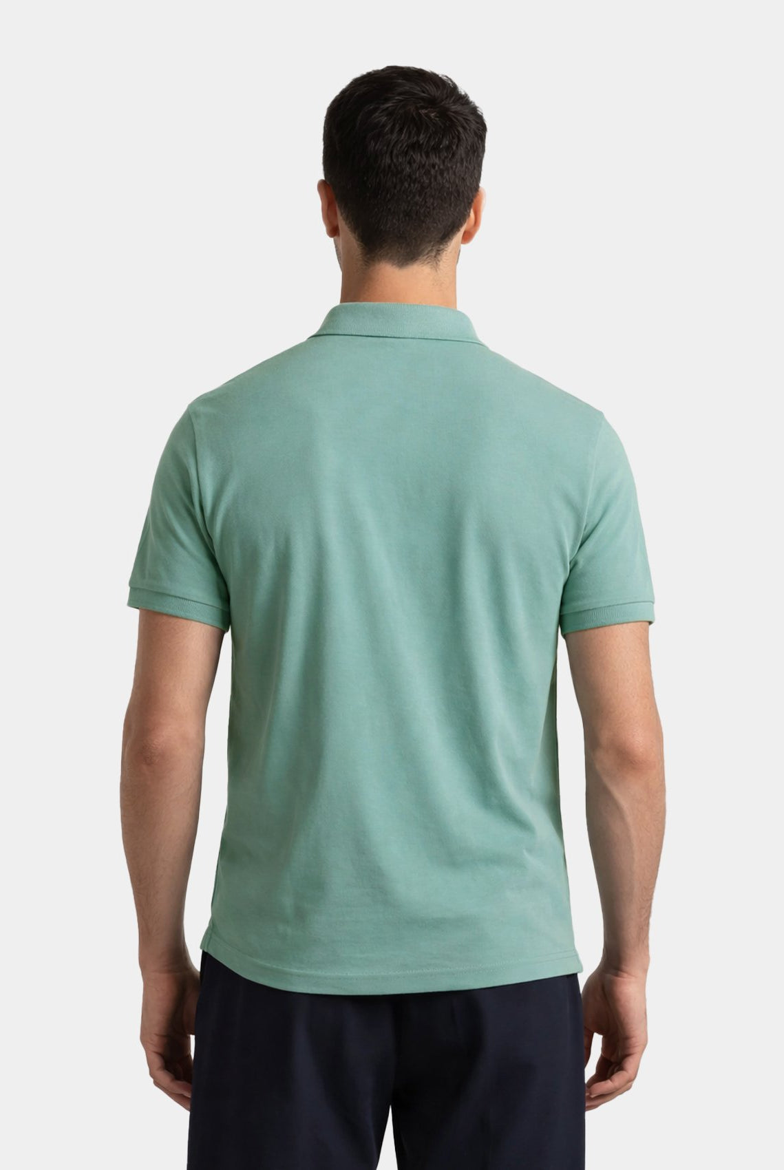 Homme portant polo vert sauge velilla de dos