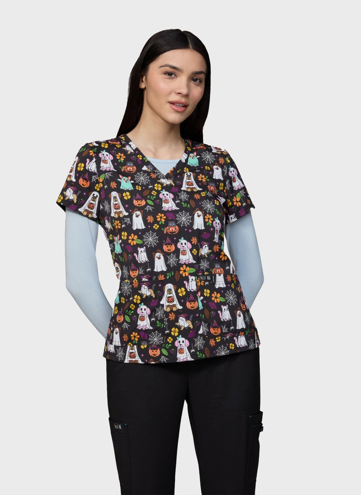 Blouse médicale femme Koi Basics Leslie - Copain fantôme, vue de face