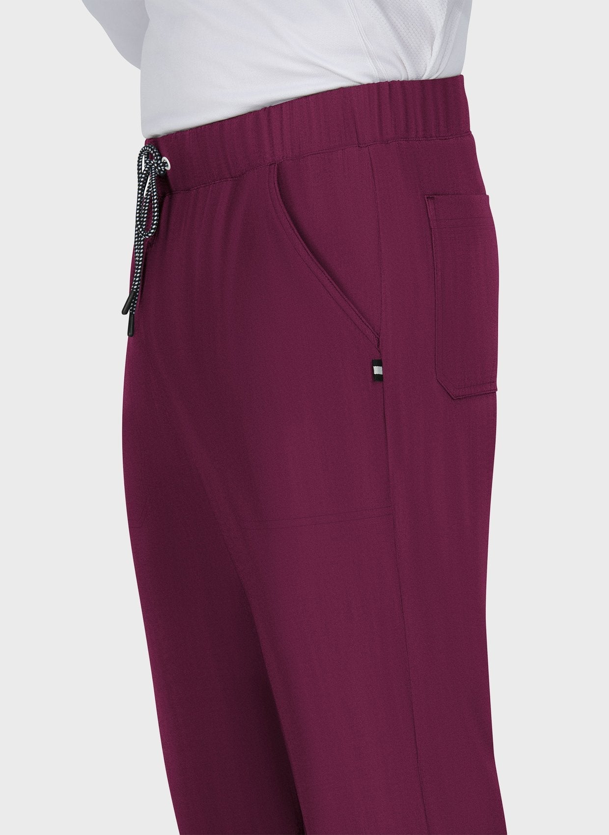Pantalon médical homme Koi Next Gen Agissez bordeaux gros plan 2