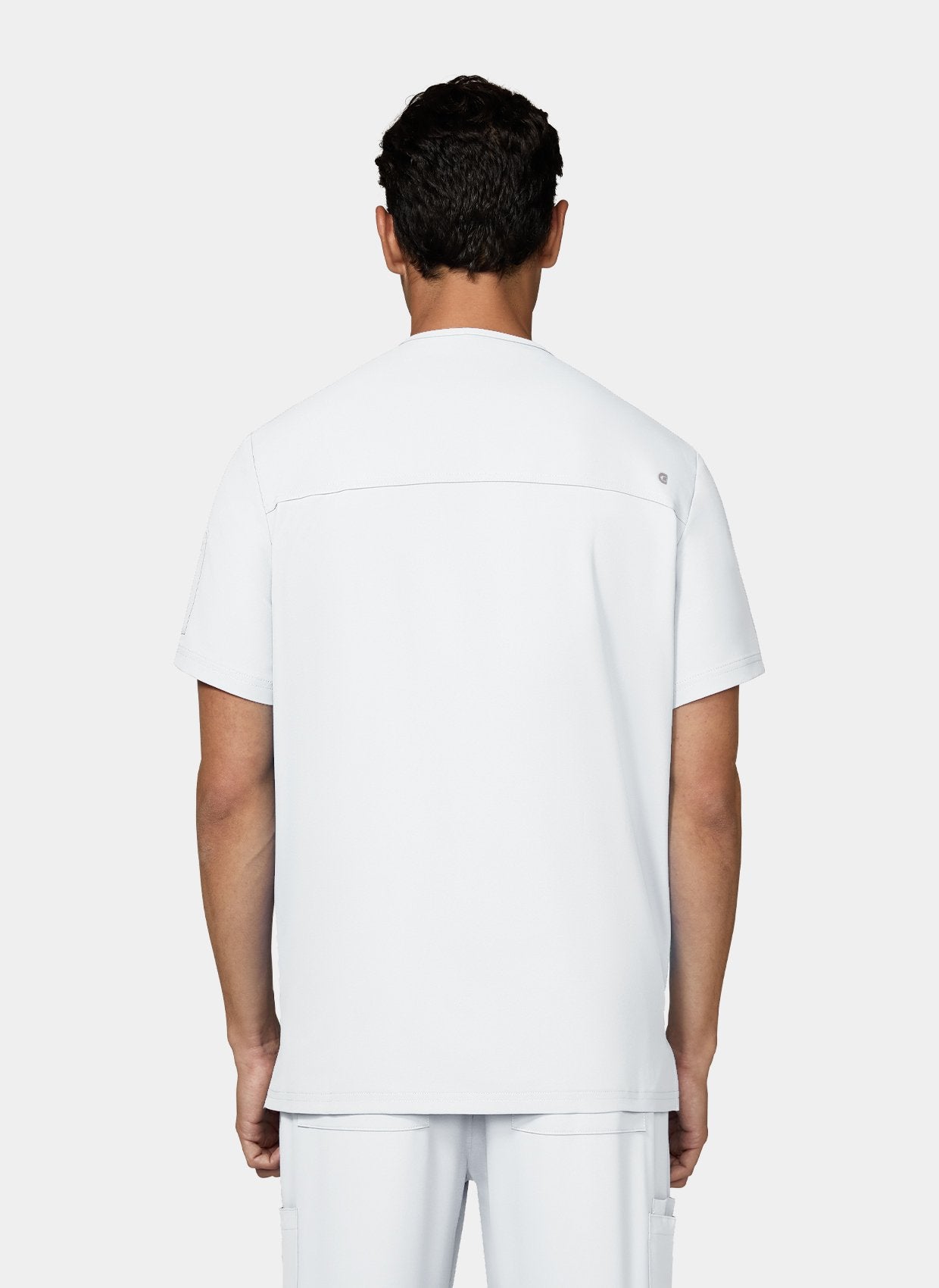 Homme portant une blouse médicale homme blance dos