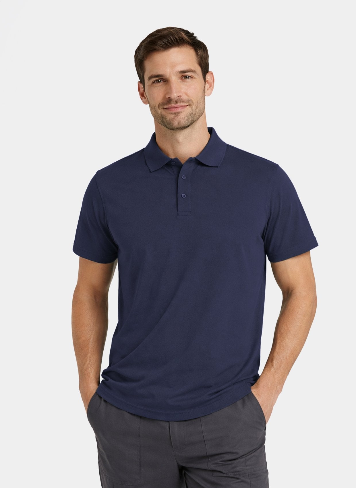 Homme portant polo medicale bleu marine velilla de face