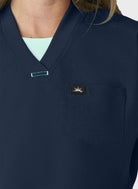 Blouse médicale femme Koi Solis Trinity - Bleu marine, vue 4