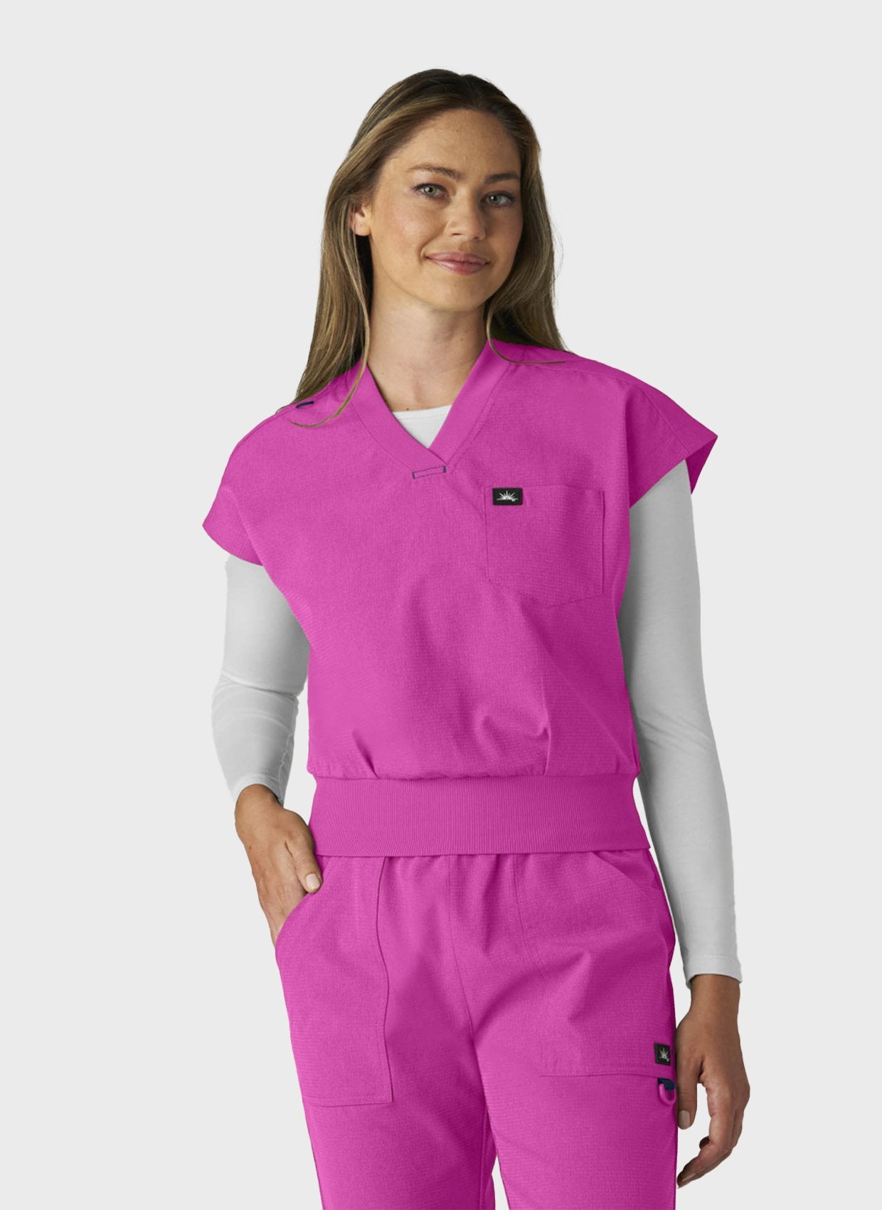 Blouse médicale femme Koi Solis Trinity - Rose hibiscus, vue de face