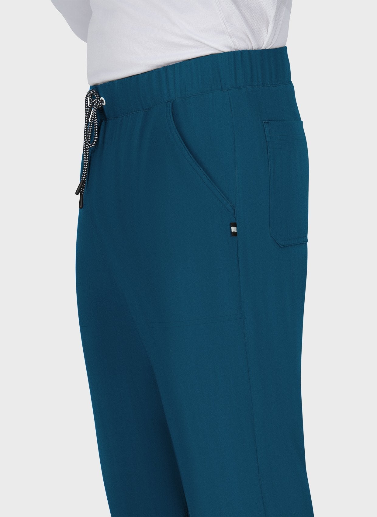 Pantalon médical homme Koi Next Gen Agissez bleu Caraïbes gros plan 2