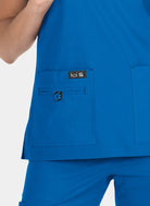 Blouse médicale femme Koi Basics Becca - Bleu roi, col en V