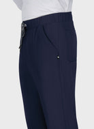 Pantalon médical homme Koi Next Gen Agissez bleu marine gros plan 2