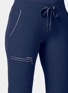 Details pantalon médical femme Nisha bleu marine de face
