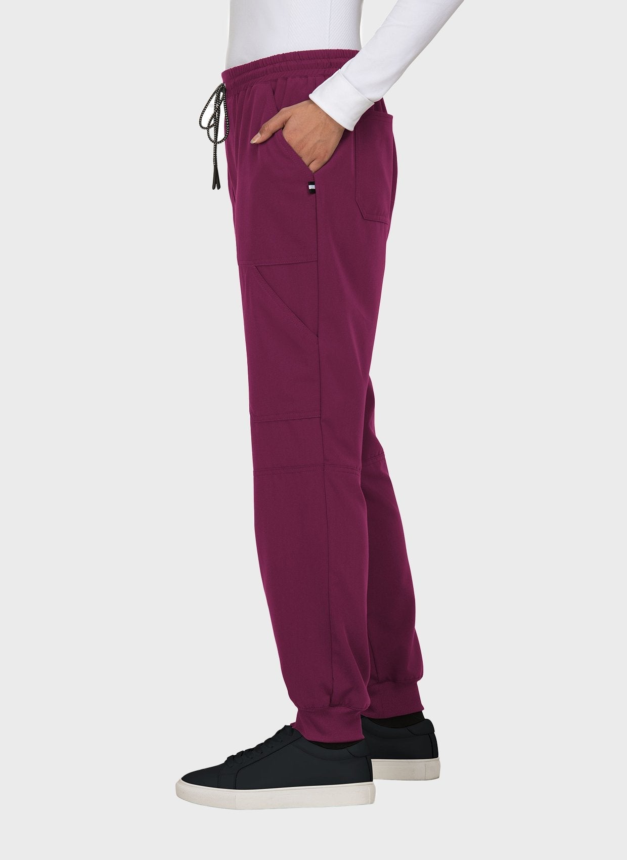 Pantalon médical femme Koi Next Gen Bonnes ondes bordeaux vue trois quarts
