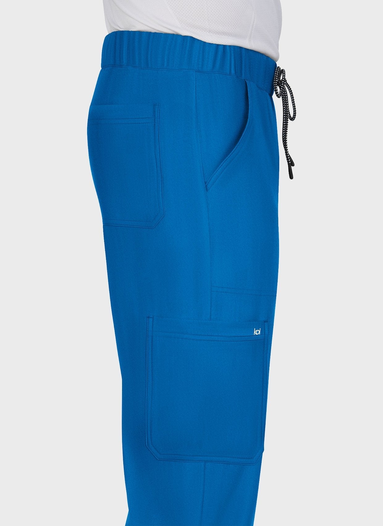 Pantalon médical homme Koi Next Gen Agissez bleu roi gros plan