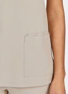 blouse-medicale-femme-koi-cureology-cardi-beige-poche